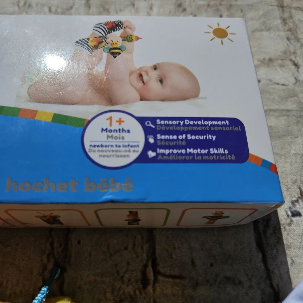 Infinno‎ Baby Wrist Rattle Socks and Foot Finder Set, Perfect Baby Toys for 0-12
